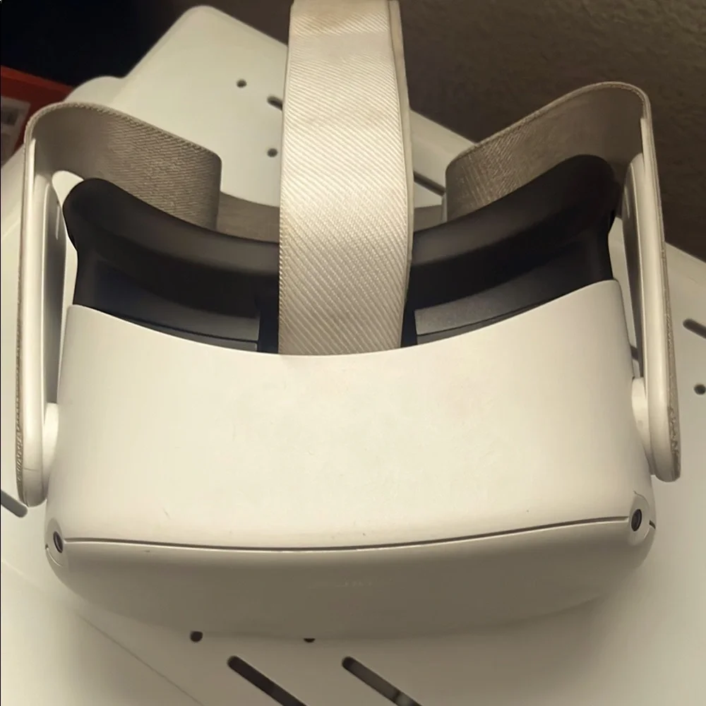 White VR Headset